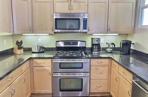 Avila Beach Condo | Fresh look at Shore Pleasure a family fav, steps from beach and downtown