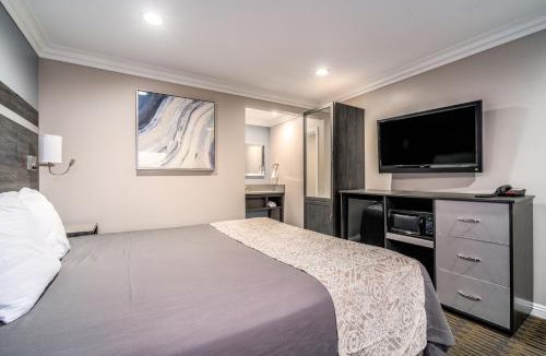 East Whittier Hotel | Friendly Hills Inn - Whittier, Los Angeles
