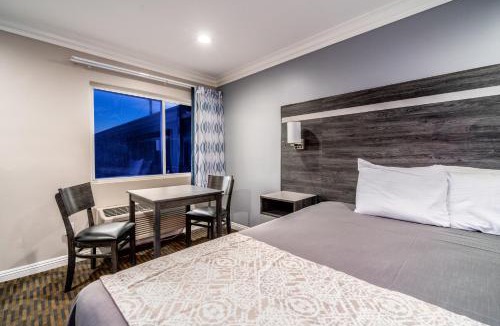 East Whittier Hotel | Friendly Hills Inn - Whittier, Los Angeles