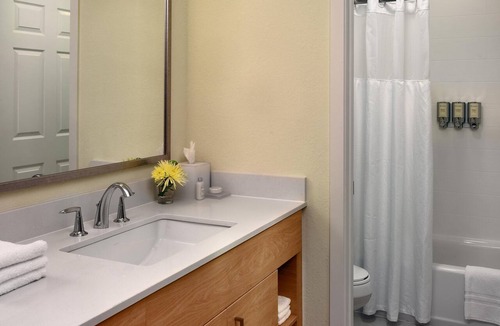 Westlake Hotel | Friends and Family Getaway! Full Kitchen, Free Parking, Pets Allowed