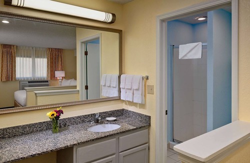 Westlake Hotel | Friends and Family Getaway! Full Kitchen, Free Parking, Pets Allowed