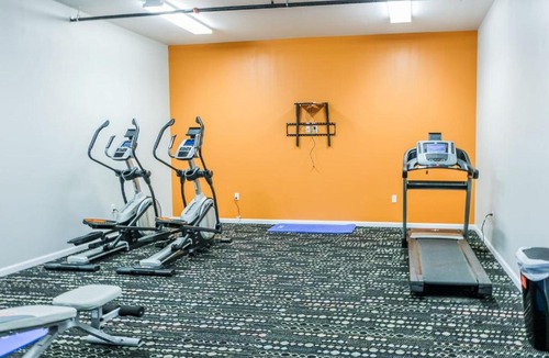 Downtown Kansas City Apartment | FRONTDESK 915 Broadway Apts Downtown Kansas City