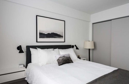 Central West End Apartment | FRONTDESK Modern 1 BR Apt near MO History Museum