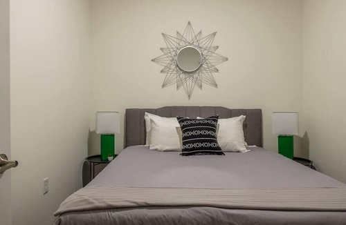 Cultural District Apartment | Frontdesk | Signature 1BR Apt with Washer & Dryer