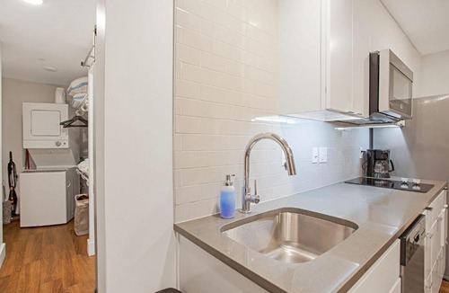 Hanover Place Apartment | FRONTDESK Studio Apt near Country Club Plaza