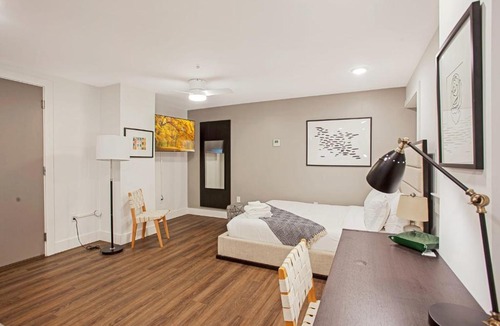 Hanover Place Apartment | FRONTDESK Studio Apt near Country Club Plaza