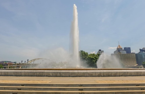 Cultural District Apartment | Frontdesk | Studio Apt near Pittsburgh Zoo