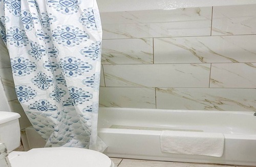 Marked Tree Apartment | Full Bed|Non-Smoking