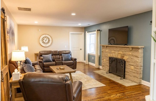 Charleston House | Full Home, hot tub, Game Room!