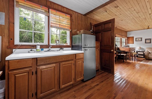 Warren Cottage | Fuller Camp Small Cottage - Riverside - Private Swimming Hole - 175 Acre Estate