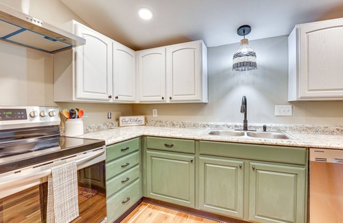 Craig Beach Cottage | Fully Remodeled Cottage: Walk to Lake Milton Beach