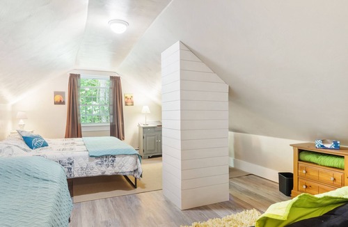 Alexandria House | Fully restored 1700's Carriage Home near Newfound Lake and Ragged Mtn Ski Resort