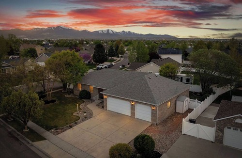 South Jordan House | Fun and Spacious Family Oasis + Hot Tub + Ping Pong
