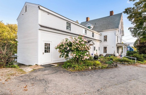 East Andover Apartment | Furnished 2-bed/2 bath apartment with AC in Andover near Proctor and Ragged Mt