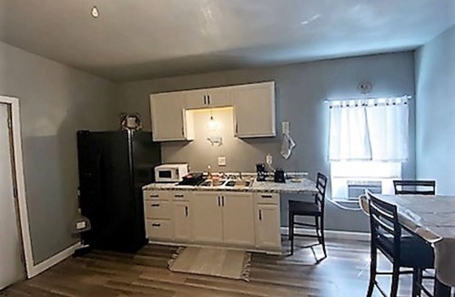 Okmulgee House | Furnished Tiny House in the country! Lakes, hunting, fishing+ just minutes away