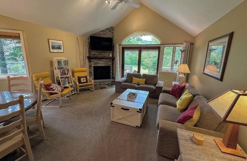 Carroll House | FV27 Luxurious Mt Washington Hotel golf course home