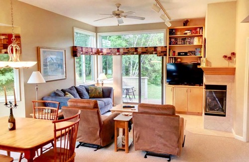 Carroll House | FV48 Modern home with AC within walking distance of golf course and Mt Washington Hotel