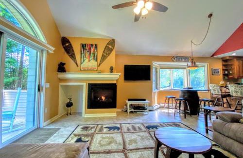 Carroll Villa | G5 WOW Stunning single level home next to golf course and Mt Washington Hotel AC skiing