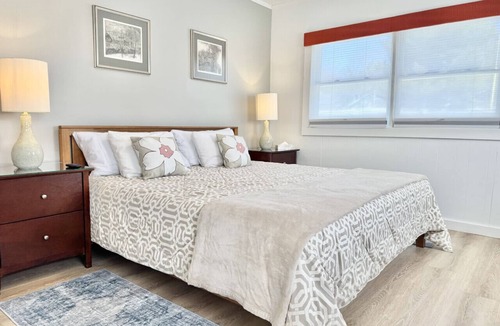 Hulls Cove Hotel | Gallagher`s Travels Room 15 (King Suite)