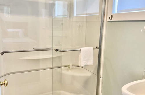 Hulls Cove Hotel | Gallaghers Travels Room 7