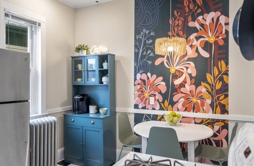 Beverly Apartment | Garden Getaway 2BR Minutes to Salem, Beach, and train to Boston!