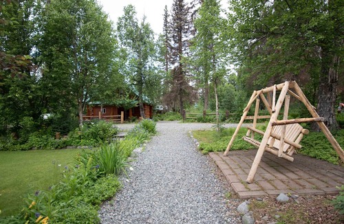 Trapper Creek House | Gate Creek Cabins | Loon's Nest
