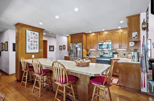 Atascadero Cabin | Gateway to the California Central Coast Sleeps 10 accept 14- 5 Bedrooms 4 Baths
