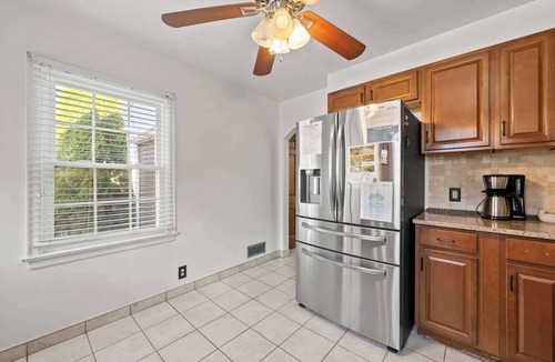 Clintonville House | Getaway Glen Walkable