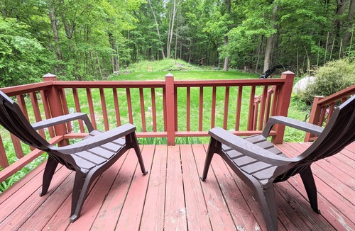 Mount Marion House | Getaway in the woods, steps from quaint towns