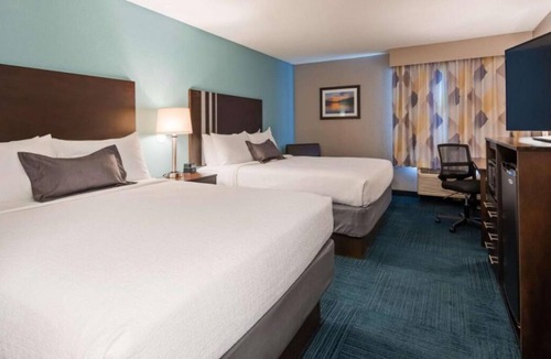 Blaine House | Getaway with Friends! 2 Serene Units, Near Ohio Valley Mall, Wheeling Park