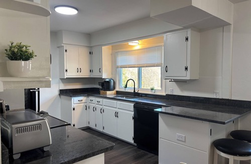 Milford House | Gillette Getaway in Milford - Sleeps 16