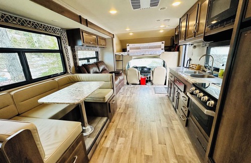 Eagle River House | Girdwood Mountain View Paradise