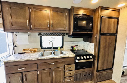 Eagle River House | Girdwood Mountain View Paradise