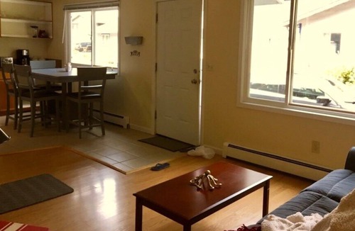 Mendenhall Valley Apartment | Glacier Valley Rocks - Near Trails and the Mendenhall Glacier