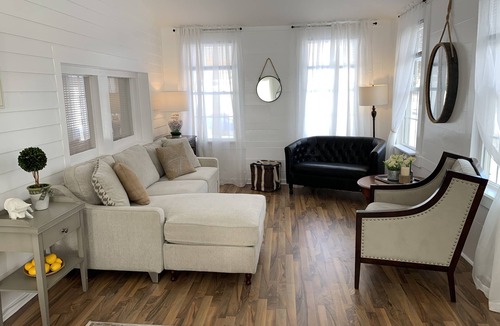 North Sebago Cottage | Glamorous cottage-glamping at Sebago Lake