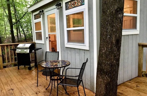 Bozrah Cabin | Glamping Tree House on an Impressive Property in Norwich, Connecticut
