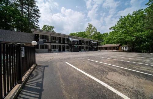 Eureka Springs Historic District Hotel | Glory Dayz
