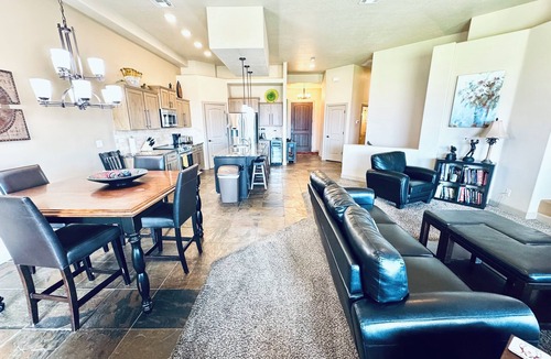 Mesquite House | Golf Course Views | 3 Miles to Sports Complex | 4BR | Free Perks