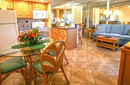 St. Pete Beach Resort | Gorgeous 1-bedroom resort with AC in vibrant St. Petersburg