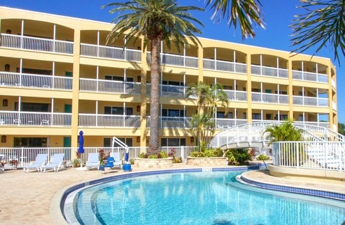 St. Pete Beach Resort | Gorgeous 1-bedroom resort with AC in vibrant St. Petersburg
