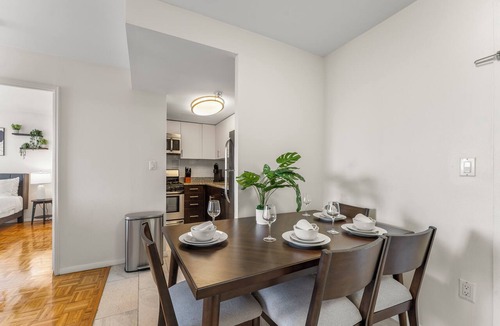 North Brookline Apartment | Gorgeous 2bd/1.5ba Next to BU 8jik