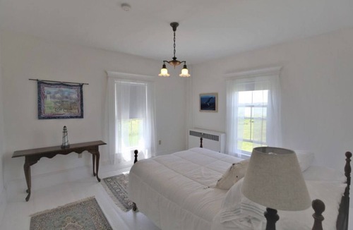 South Addison Other | Gorgeous 5 Bed Seaside Farmhouse!