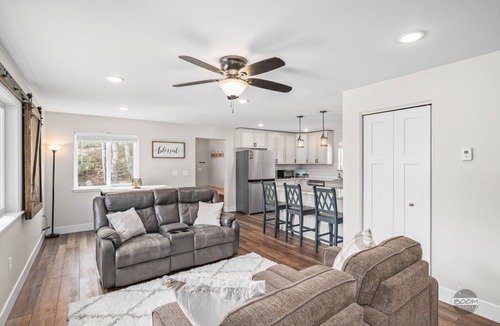 Big Lake House | Gorgeous Home- Minutes from Big Lake Boat Launch!