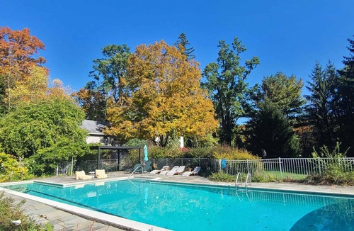 Chatham House | Gorgeous large renovated historic home on 10 acres with pool