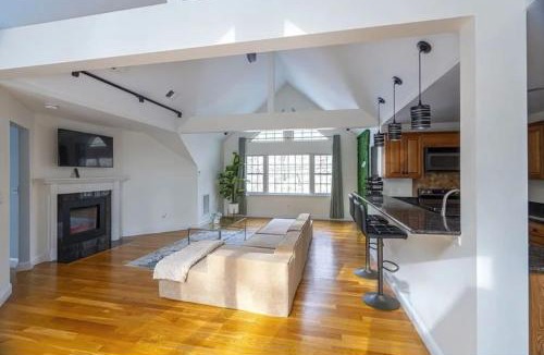 Westwood Apartment | GorgeousWestwood