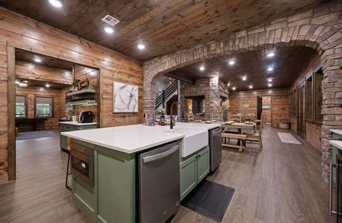 Hochatown Cabin | Grand Adventure|Sleeps 30|HotTub|PlaysetOutdoor Ki