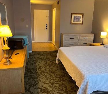Lebanon Hotel | Grand Lake Hotel
