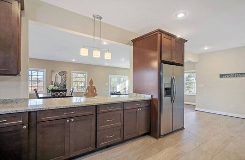West Falls Church House | Grand Luxury/Hot Tub/Boutique/3 bedrooms