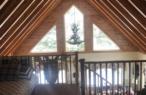 Beaver Cove Cottage | Grand View Lakefront Cottage - Amazing Sunset Views