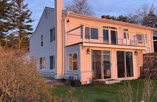 Sebago Villa | GRANDVIEW LAKEFRONT LIMIT 9